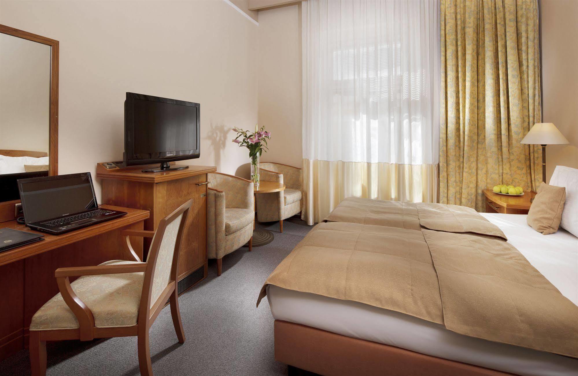 Dr. Adler Spa & Kurhotel Františkovy Lázně Dış mekan fotoğraf
